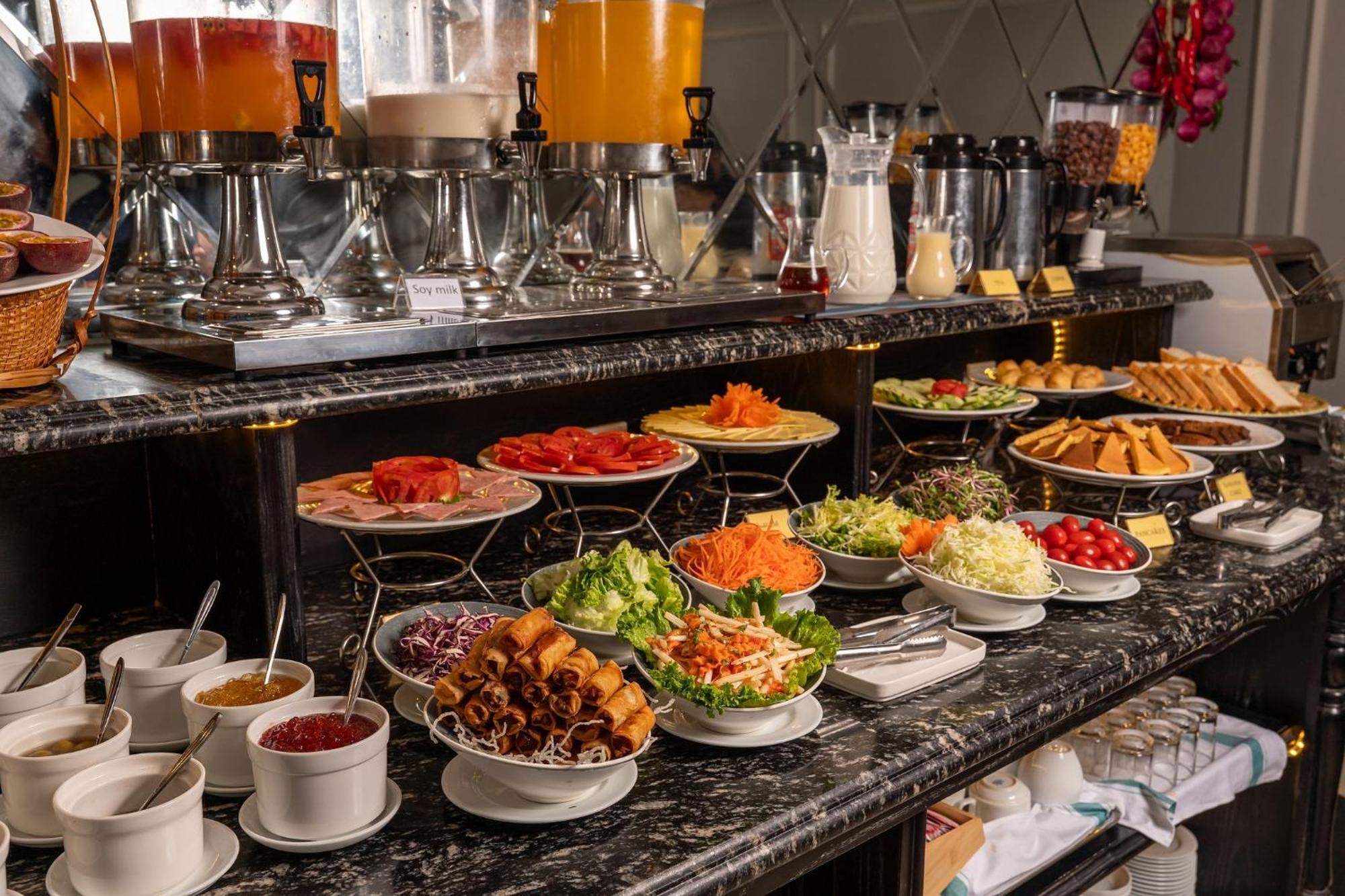 Amara Hanoi Hotel And Spa Экстерьер фото